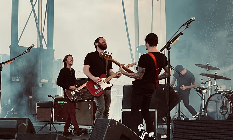 Celebrating 100 users and 500 posts on Crucial Tracks